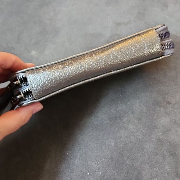 Like new! Halston wallet H Halston wristlet wallet clutch - Picture 4 of 14